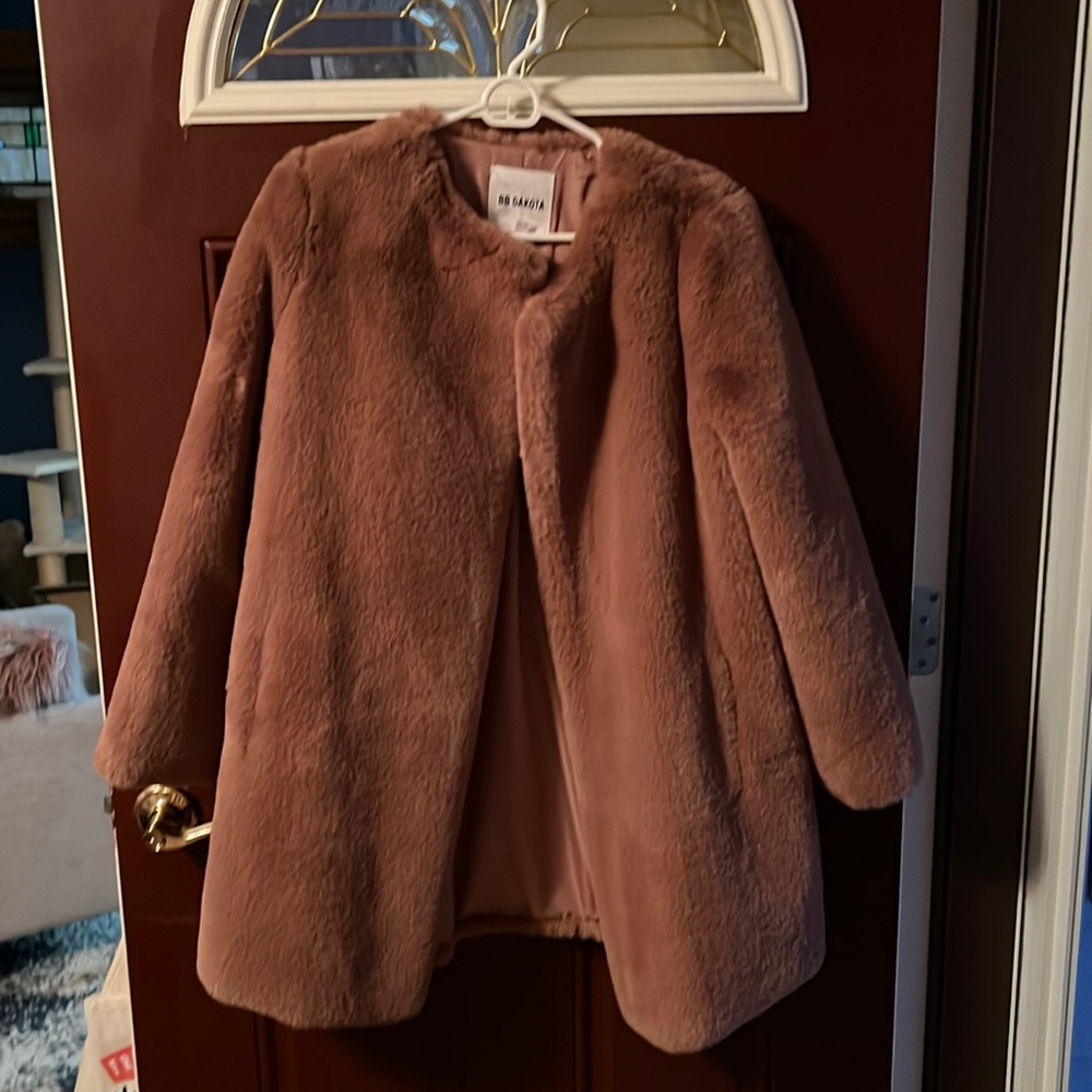 Pink faux fur jacket🩷